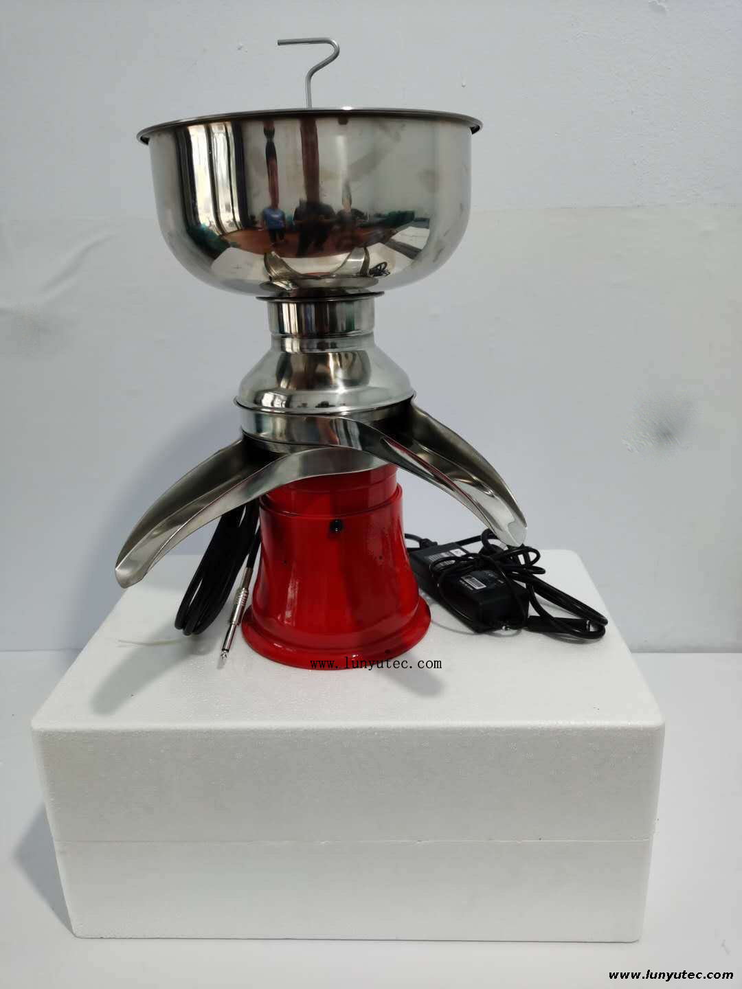 Stainless Steel Milk Cream Electric Centrifugal Separator 50L/H for Dairy Equipment