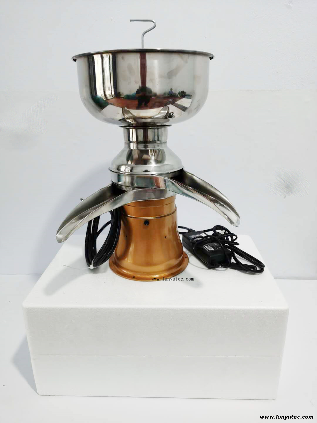 Stainless Steel Milk Cream Electric Centrifugal Separator 50L/H for Dairy Equipment